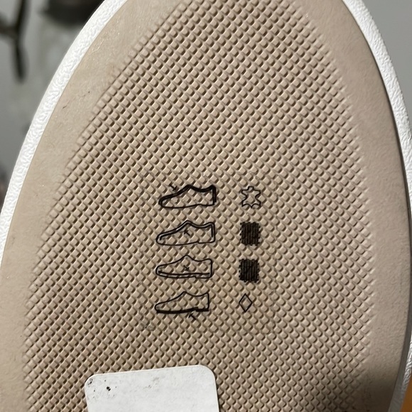 Michael Kors Sneakers, Size 6 - Picture 8 of 10